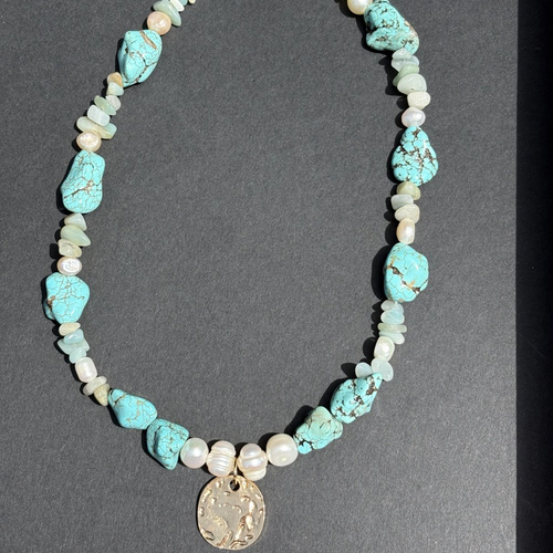 Collier avec perles et turquoise