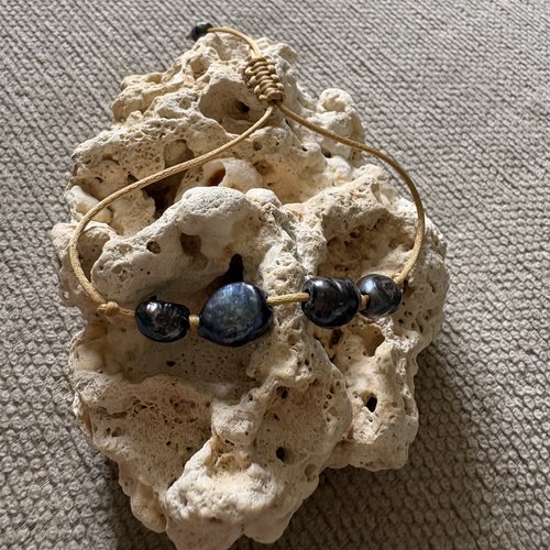 Bracelet avec perles d’eau douces noires