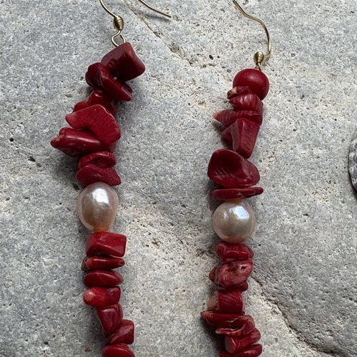 Boucles d oreilles avec corail et perles de culture