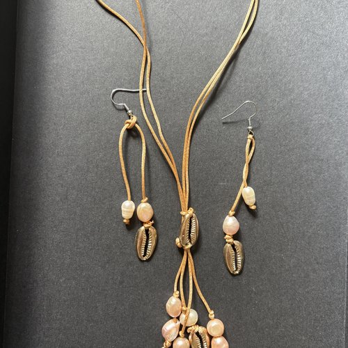 Parure collier et boucles d’oreilles