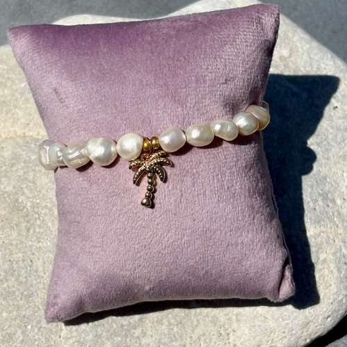 Bracelet perles d eau douces blanches et pendentif palmier