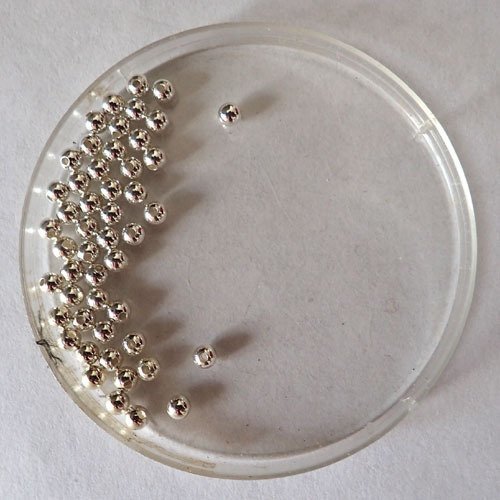 Perles en métal argenté  3 mm x 50