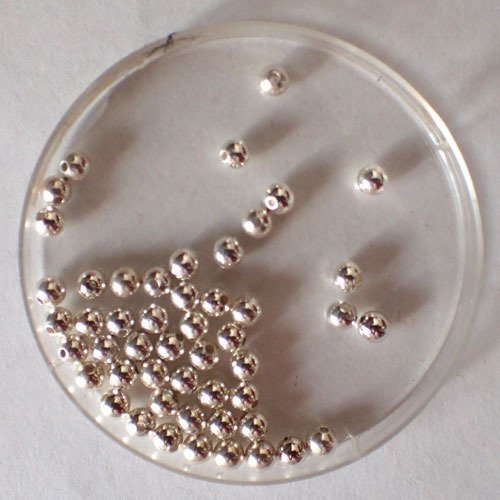 Perles en métal argenté  4 mm x 50