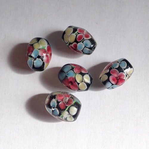 Perles en verre avec fleurs x 5