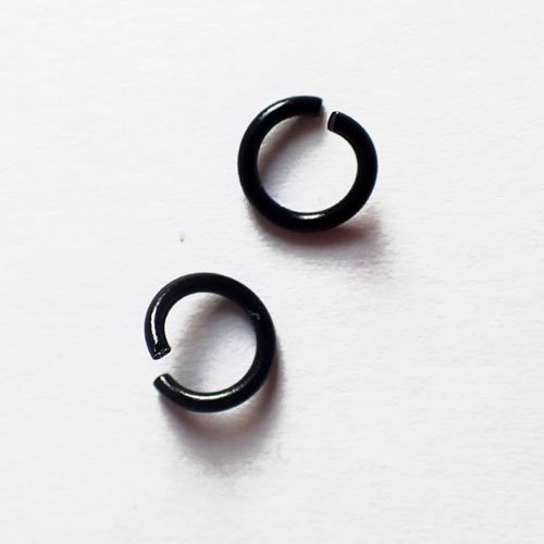 Anneaux noirs ouverts 8 mm x 20