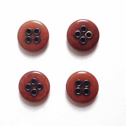 Boutons vintage marron x 4