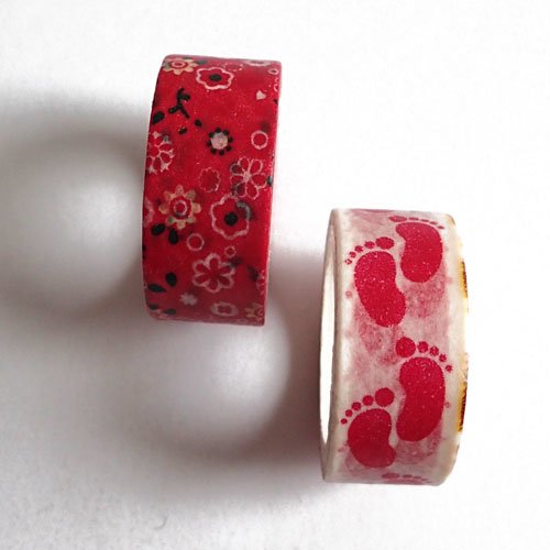 Masking tape fleurs rouges et petits pieds 15 mm x 3 mètres