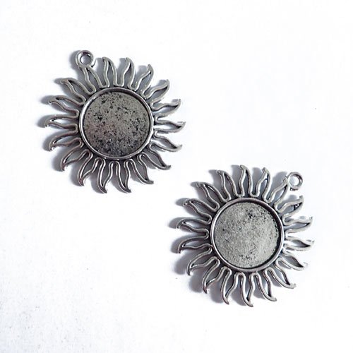 Support pour cabochon 20 mm pendentifs soleil argentée