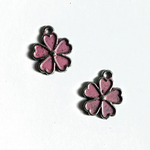 Breloques fleursargentées et violettes x11