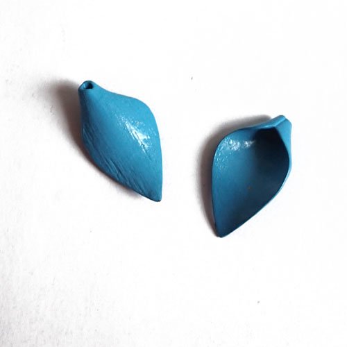 Coupelles bleues perle fleur x 2