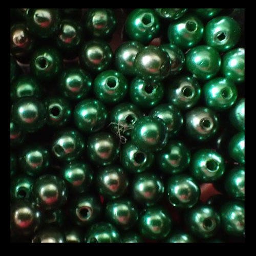 Perles en plastique vert mordoré 0,8 cm x 20
