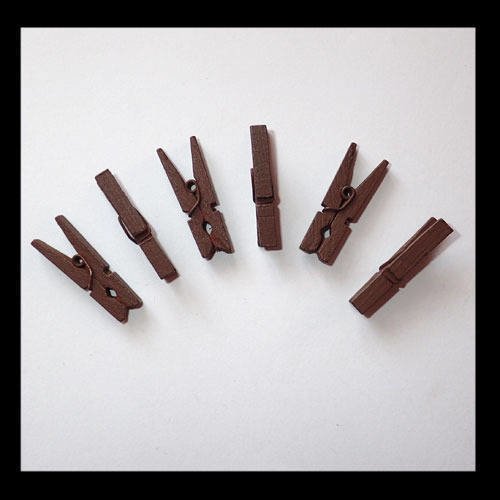 Mini pinces à linge 3 cm marron chocolat x6