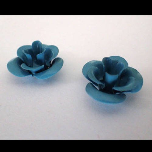Perles en métal, fleur bleue x 2
