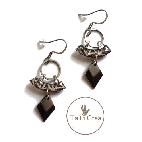 Boucles d'oreilles losange acier argenté et sables marron et blanc