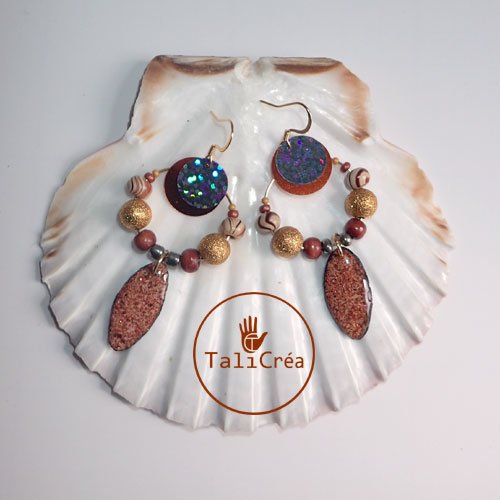 Boucles d'oreilles créoles gouttes de sable rouge