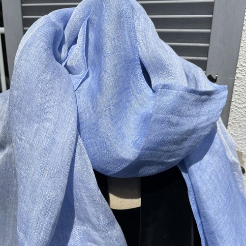 Long foulard chèche en étamine de lin, bleu , paréo ou sarong,