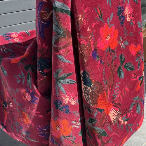 Plaid  ou jeté de canapé, ou jeté de fauteuil... velours lisse fond rose framboise réversible oranger, unique