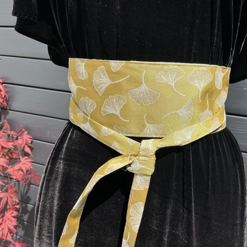 Ceinture tissu obi, réversible lin naturel, ceinture style kimono, fond doré et feuille ginko or et blanc cassé, style ceinture japon