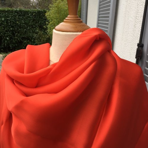 Grand foulard soie, voile de soie orange, grandes dimensions : 140 cm, a voir !