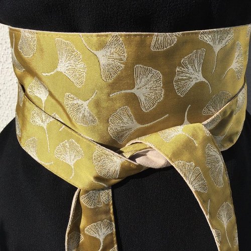 Ceinture tissu obi, réversible lin naturel, ceinture style kimono, fond doré et feuille ginko or et blanc cassé, style ceinture japon