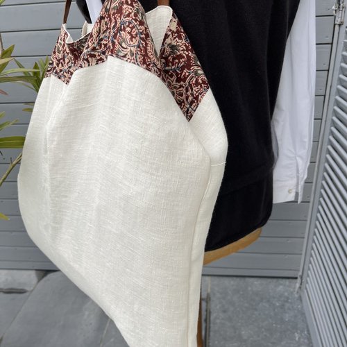 Maxi tote bag en lin lavé blanc cassé, réversible, anses cuir