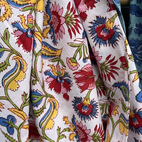 Maxi foulard carré, couleurs printanières, 115 cm x 115, grandes dimensions, foulard châle xxl