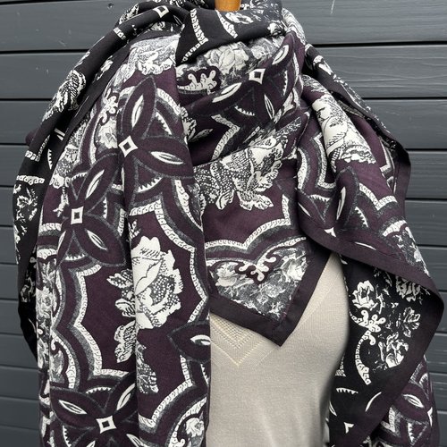 Très grand foulard châle en laine, noir et violet foncé