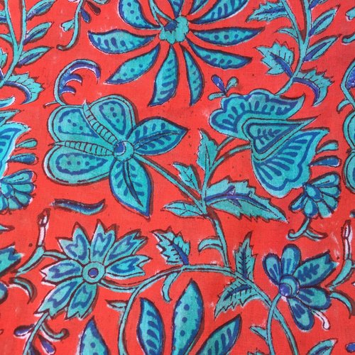 Voile de coton indien, fond rouge vermillon,  décor bleu, block print, fleurs