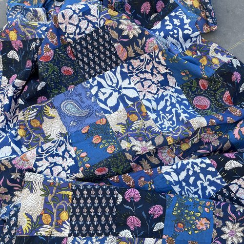 Coton indien block print en patchwork au 1/2 mètre, dominante de bleu