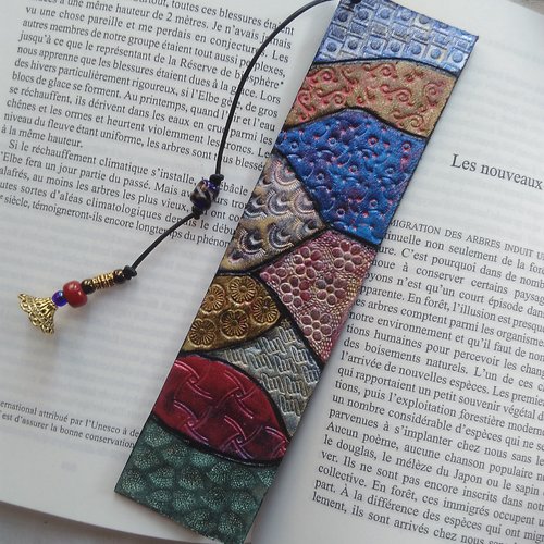 Marque page cuir inspiration de " hétéroclite "