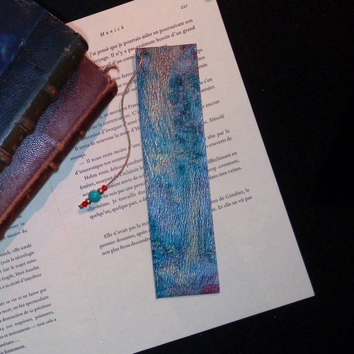 Marque-page en cuir " bleu et or "