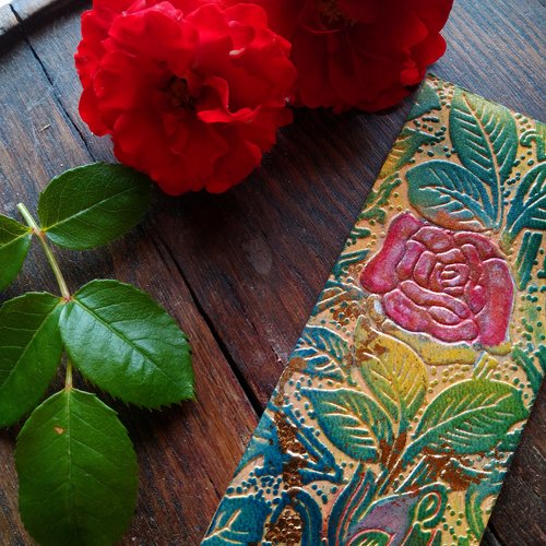 Marque page cuir une rose pour maman