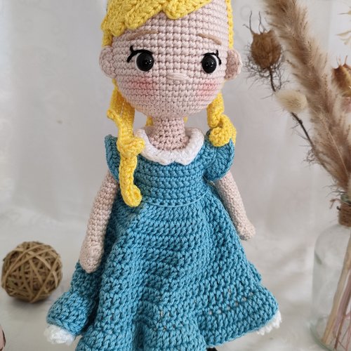 Poupée au crochet