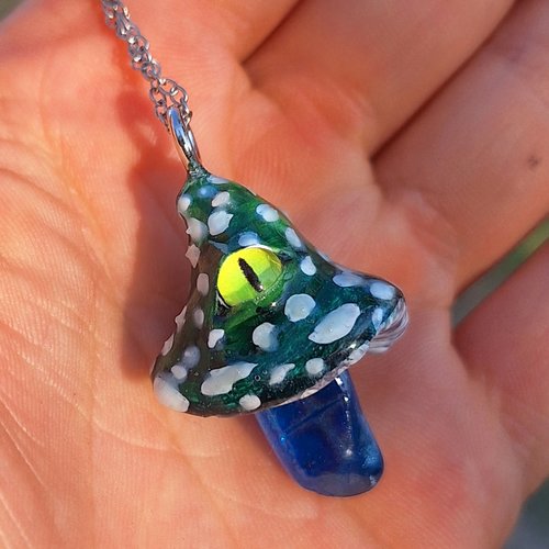 Collier champignon uv