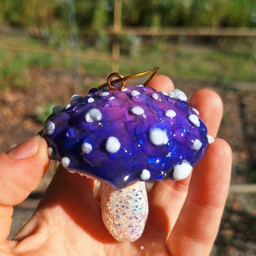 Boule champignon violette