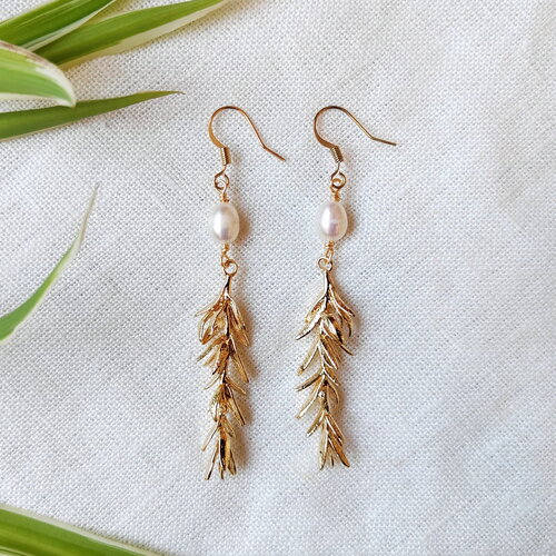 Boucles d’oreilles longues perles d’eau douce | pendantes mariage en or avec branches romarin | bijoux bohèmes chics élégants