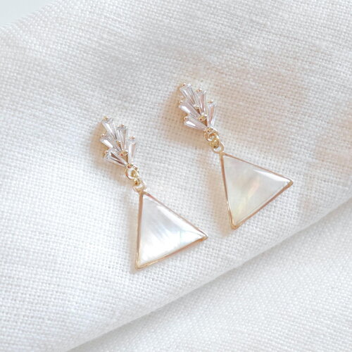 Boucles d'oreilles coquillage art déco | pendantes triangles en nacre naturelle | bijoux mariage inspirés des années 1920