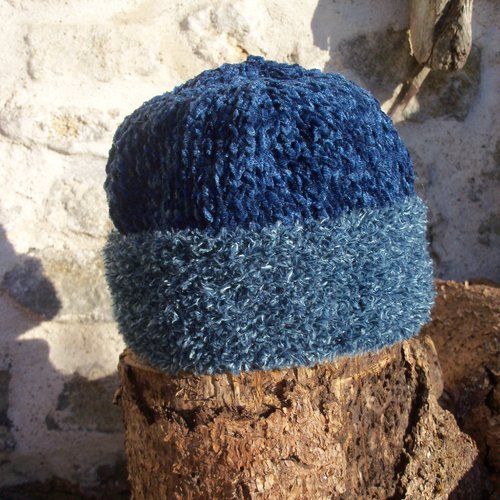 Bonnet Bebe Enfant 9 A 12 Mois Tricote Main Deux Tons De Bleus Un Grand Marche