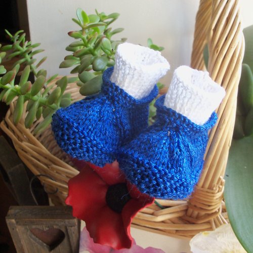 Chaussons Tricot 2 En 1 Bebe 3 Mois Tricotes Main Chaussettes Et Chaussons Un Grand Marche