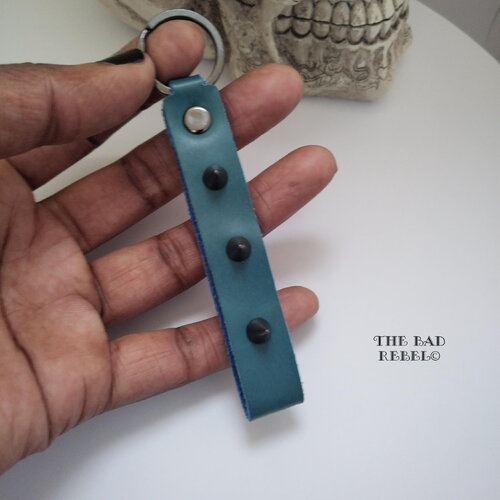 Original porte cles homme !! blue spike !! en cuir bleu et gun metal t.11cm x 2.5cm the bad rebel collection boho chic