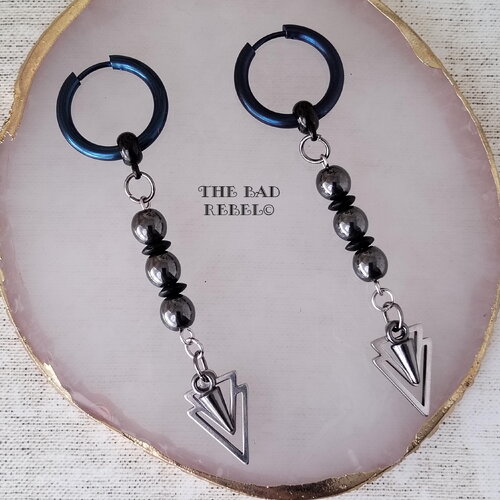Boucles d'oreilles alternative homme bleu acier inoxydable !!hematite spike!!  perles gris triangle et cones en acier t.2cm x 7cm bad rebel