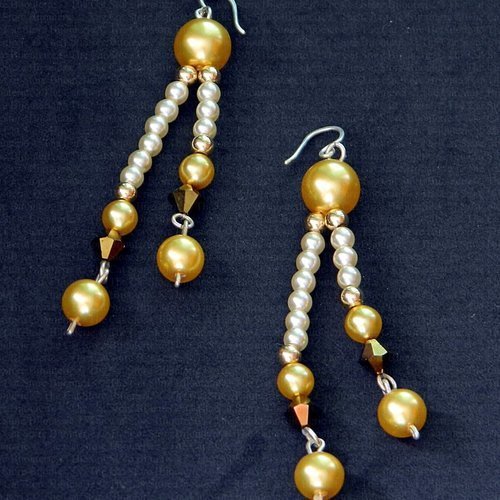 Boucles d'oreilles 'aztèque' en perles de verre nacrées swarovski et gold-filled, sur crochets en argent 925