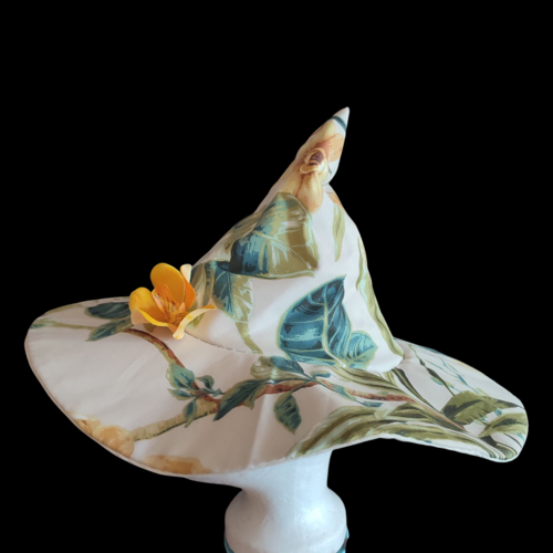 Chapeau de sorcière orchidée