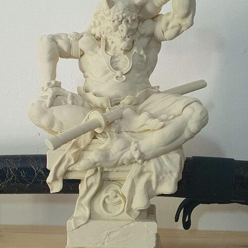 Sitting oni - design golden kaeru officiel