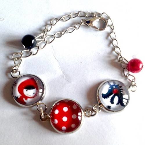 Bracelet chaperon rouge, le loup et pois blanc sur fond rouge, métal argenté, cabochons en verre, perles. 