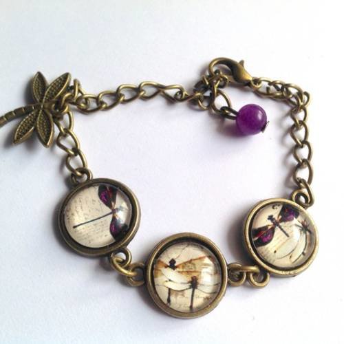 Bracelet trois cabochons libellules vintage, en bronze, perle en jade violette et breloque. 