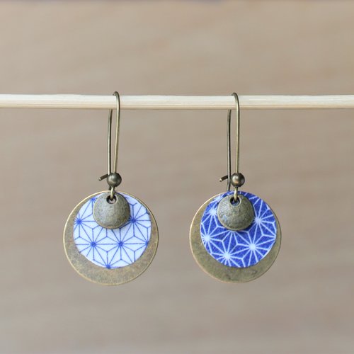Boucles d'oreilles rondes bronze et bleu marine motifs japonais modèle yin yang 