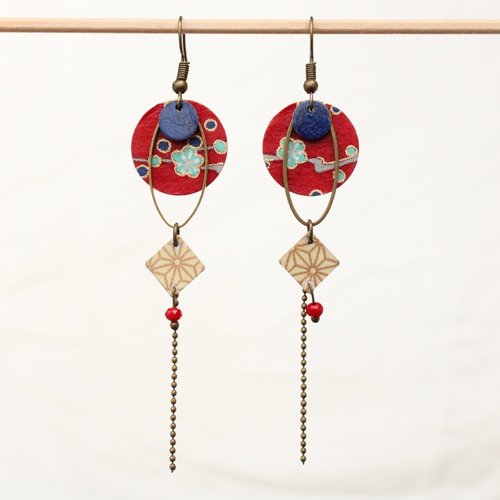 Boucles d'oreilles longues japonaises rouge et bronze modèle mitsumichi : lumière inconnue
