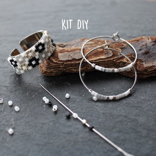 Kit diy bijoux perles miyuki 1 bague réglable  et créoles couleur argent tissage à l' aiguille tons blanc noir argenté  kit vacances