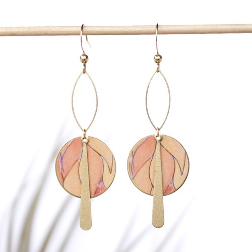 Boucles d'oreilles géométriques pétale de fleurs orange clair pêche et doré crochet inoxydable